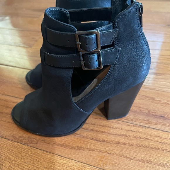 Gianni Bini Shoes - Gianni Bini Black Bootie, Size 8, Fast Shipping.  Peep Toe Black Bootie, Boho
